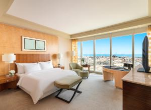 TV a/nebo společenská místnost v ubytování Mövenpick Hotel Al Khobar