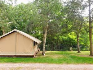 Vonkajšia záhrada v ubytovaní Camping Onlycamp L'Orée d'Alsace
