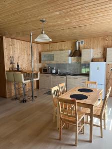 Køkken eller tekøkken på Domek na Mazurach - nad jeziorem Dadaj