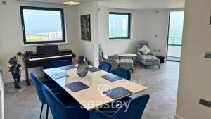 Гостиная зона в Sunrise Escape 2 Bed Inc Parking