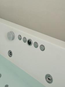 Kép White Sand Jacuzzi Suite szállásáról Íoszban a galériában