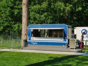 Κήπος έξω από το Tiny House Alphütte