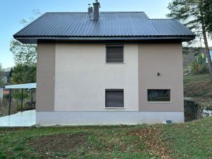 Budova, kde se prázdninový dům nachází