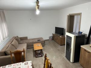 TV a/nebo společenská místnost v ubytování Vila Stefanoski