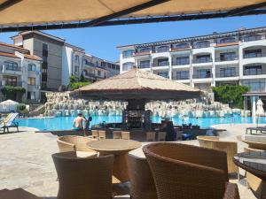 Swimmingpoolen hos eller tæt på Vineyard luxery spa resort + 9 billeder