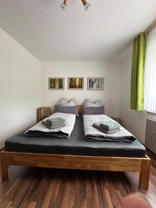 Postel nebo postele na pokoji v ubytování Ferienwohnung Mecarda in Sankt Englmar