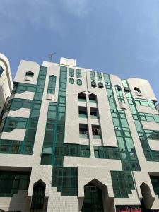 El edificio en el que está el hostal