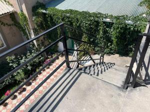 "Bilim" Guest House的阳台或露台