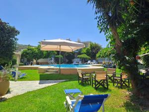 Bazén v ubytovaní Cormoranos Apartments Eco Green alebo v jeho blízkosti