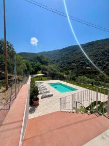 Bazén v ubytování VILLETTA LA ZANCA nebo v jeho okolí