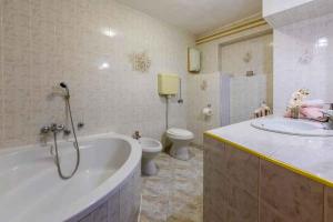 Kúpeľňa v ubytovaní Apartment in Crikvenica 39351 + 28 fotografií