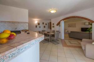 Kuchyňa alebo kuchynka v ubytovaní Apartment in Crikvenica 39351