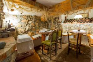 Reštaurácia alebo iné gastronomické zariadenie v ubytovaní Apartment in Crikvenica 39351