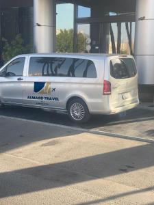 a white van parked in front of a building at فندق جولدن نيو الصفا - Golden New Al Safa Hotel in Jeddah