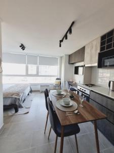 Η κουζίνα ή μικρή κουζίνα στο Black Dep Concepción