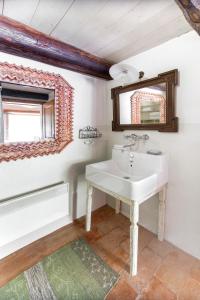 
Ein Badezimmer in der Unterkunft Fattoria l'Amorosa
