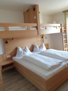 Letto o letti in una camera di Hanneshof