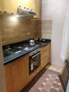 Una cocina o cocineta en taourirt happy home