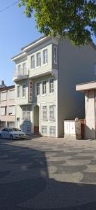 Budova, kde se aparthotel nachází