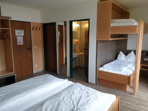 Letto o letti in una camera di Hanneshof