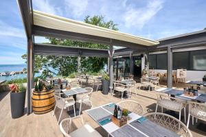 Reštaurácia alebo iné gastronomické zariadenie v ubytovaní Magal Maradiso Hotel by Aminess