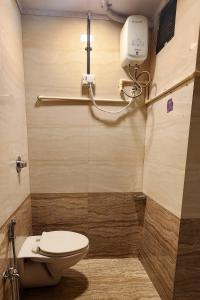 Un baño de Hammock Hostels - Bandra