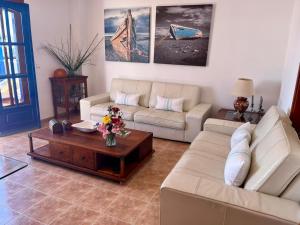 A seating area at CASA del CHARCO 2,0