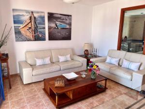 A seating area at CASA del CHARCO 2,0