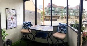 Fotografie z fotogalerie ubytování Entire Condo Downtown, walk to BMO & Stampede, UG Parking, 1,5 hrs to Banff v destinaci Calgary