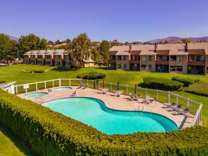 Πισίνα στο ή κοντά στο Tennis Village at Wapato Point Resort