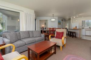 Χώρος καθιστικού στο Tennis Village at Wapato Point Resort