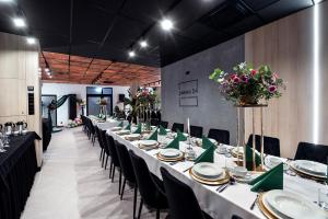 Restoran atau tempat lain untuk makan di ApartHouse Piwna 14