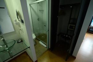 Ένα μπάνιο στο Benidorm Hotel