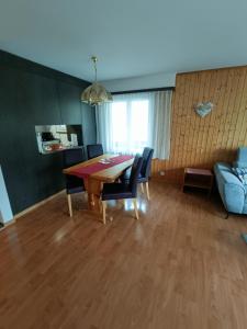 Istumisnurk majutusasutuses Kummublick Täsch, Nähe Zermatt