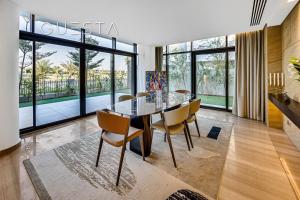Fotografie z fotogalerie ubytování Damac Hills - Villa with Golf Course and Lake View v Dubaji
