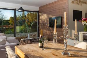 Posedenie v ubytovaní Luxury Villa Luminosa