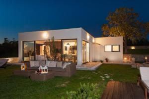 Posedenie v ubytovaní Luxury Villa Luminosa