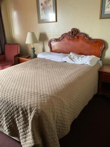 Imagen de la galería de Embassy motel, en Franklin 25 fotos más