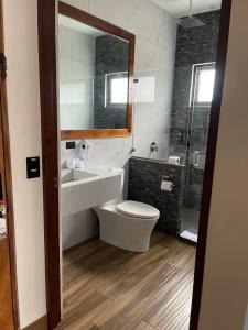 Hotel Mi Linda Tierra的一间浴室