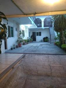 Budova, kde se kapslový hotel nachází