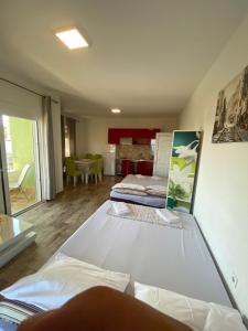 Postel nebo postele na pokoji v ubytování Apartments Bibic