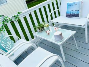 Гостиная зона в Ana's Coworth, West Sands, Seal Bay Resort