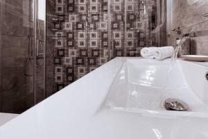 Bagno di Penthouse - Amazing View in the Center of Athens