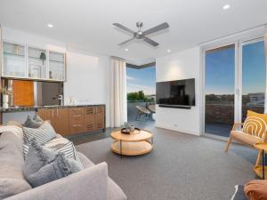 TV o dispositivi per l'intrattenimento presso Ultimate Beachfront Escape with Pool