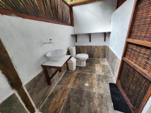 Koupelna v ubytování El Hamaquero Hostal EcoNativo + 37 fotografií