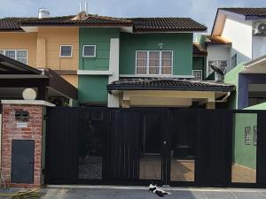Bangunan di mana terletaknya rumah percutian