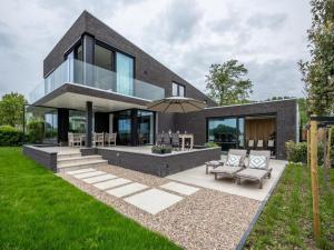Zahrada ubytování Attractive villa with jetty