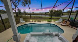 Πισίνα στο ή κοντά στο Waterfront Resort, Heated Pool, Hot Tub, Game Room