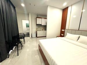 C-Hotel客房内的一张或多张床位