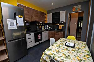Кухня или мини-кухня в Heart of Sofia Residence
